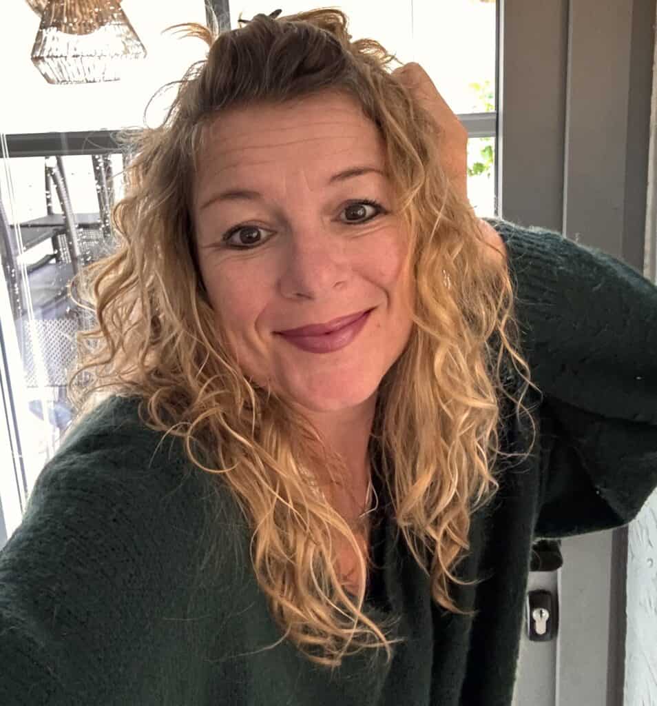 Coach holistique Anne Escalier pour retrouver son identité et aligner sa vie.